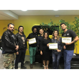 Prótese Capilar Feminina com Cabelo Crespo Prótese Capilar Feminina com Cabelo Crespo